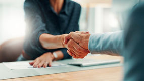 Umowa o pracę, Zlecenie, Dzieło czy B2B? Kompletny przewodnik po umowach