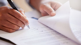 Umowa zlecenie a umowa o dzieło i świadczenie usług — jakie są różnice między nimi?