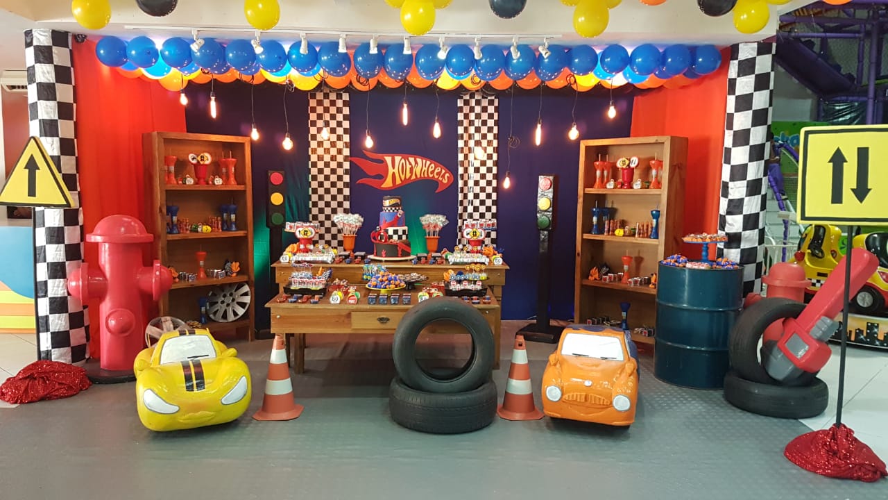 HOT WHEELS
