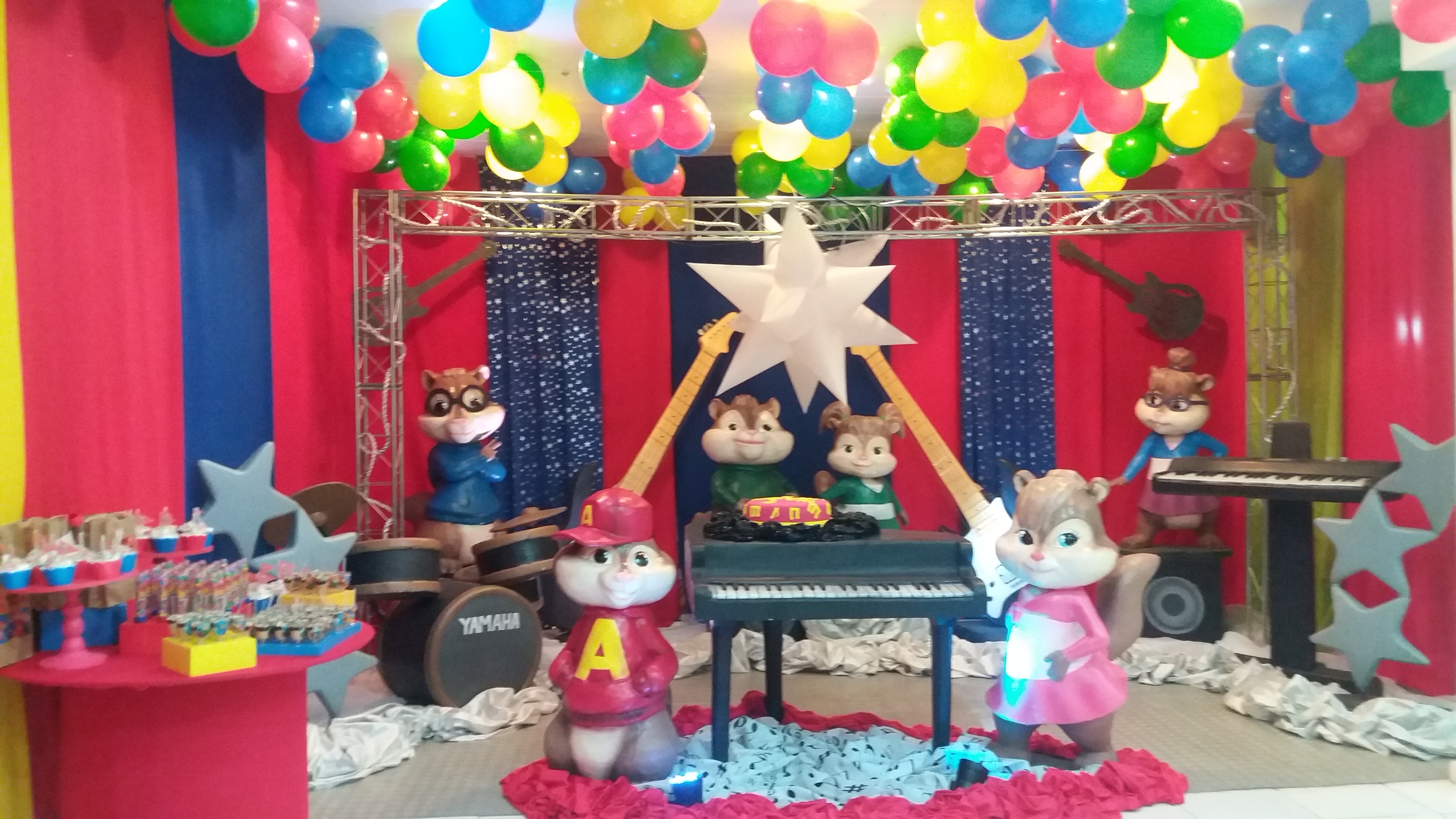 ALVIN E OS ESQUILOS