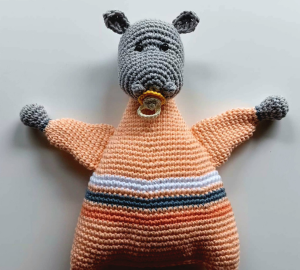 Doudou hyppopotame en pyjama