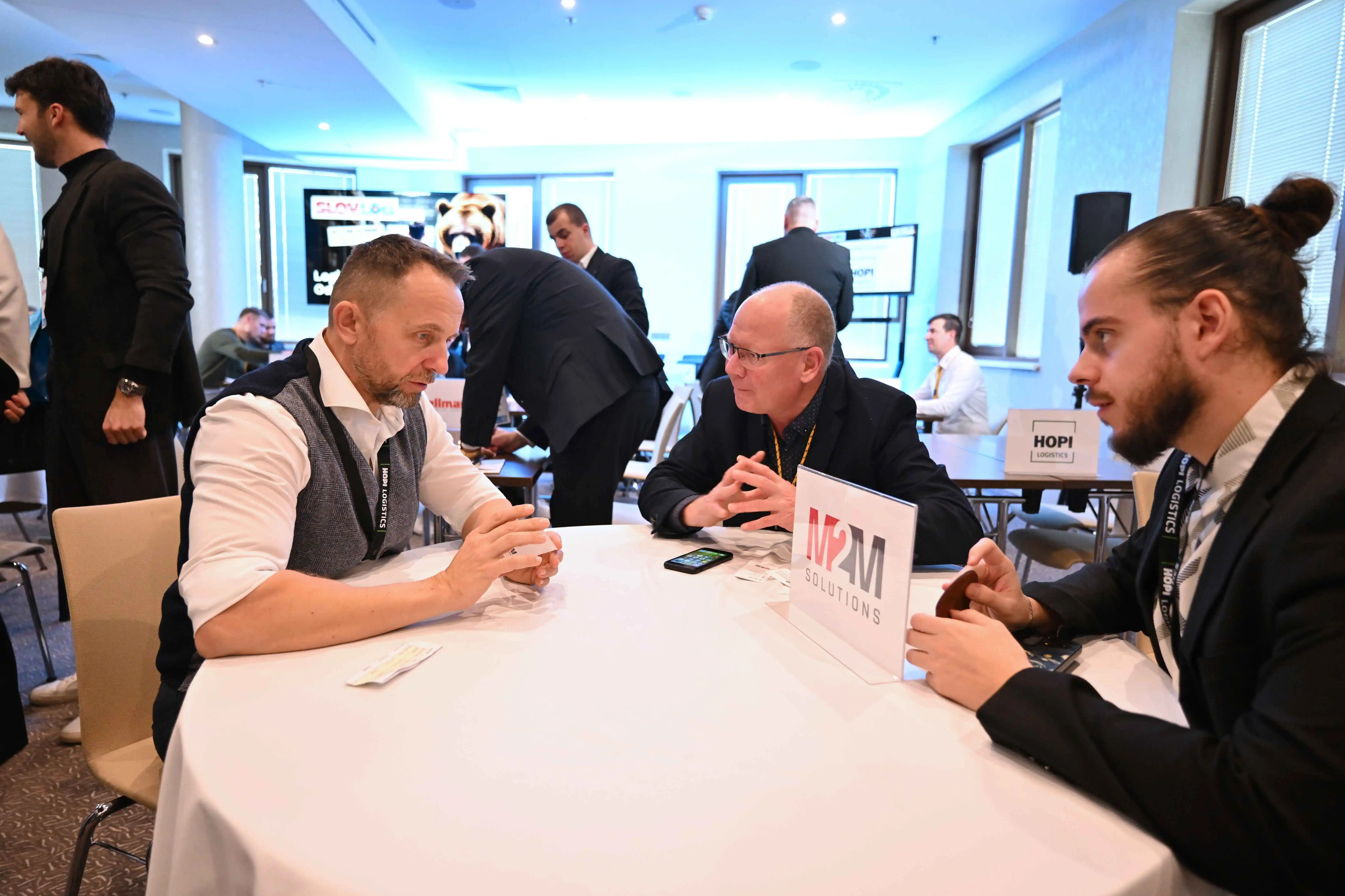 Matej Hliva na konferencii Slovlog.