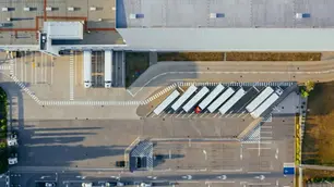 Digitalizácia vrátnice: prečo sa logistika začína ešte pred skladom