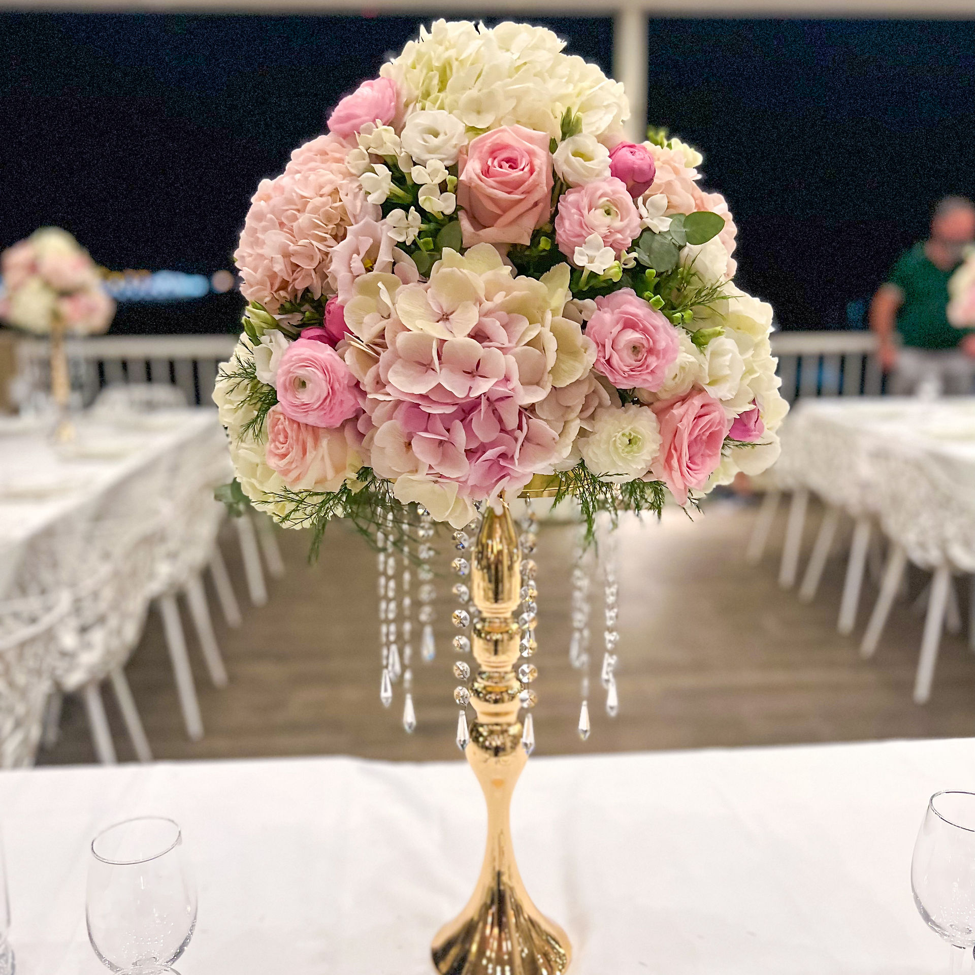 Wedding table flower centerpiece