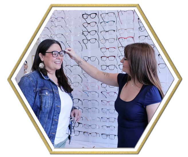 Face-shape-styling-for-glasses-Winnipeg-Karolina-Viktoriia