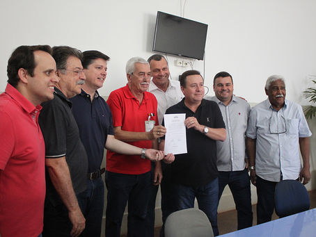 Deputados Baleia Rossi e Léo Oliveira assinam convênio destinado a saúde de Jardinópolis