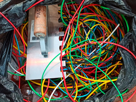 Homem é detido em fragrante após furtar fios de um salão em construção
