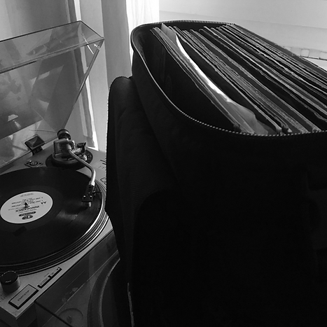 house party dj, dj booking, booking a dj, local djs, need a dj, old school dj, dj website, find a dj, mobile dj, dj hire near me