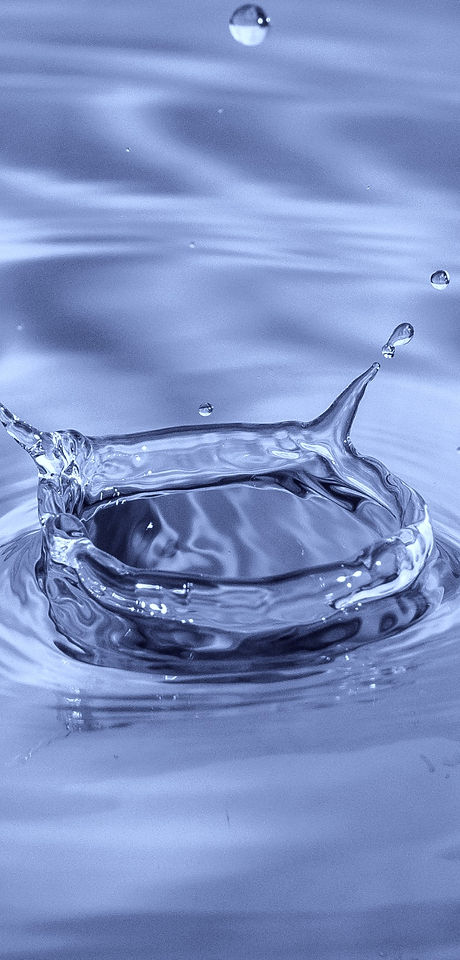 Sparkle%20splash%20of%20water_edited.jpg
