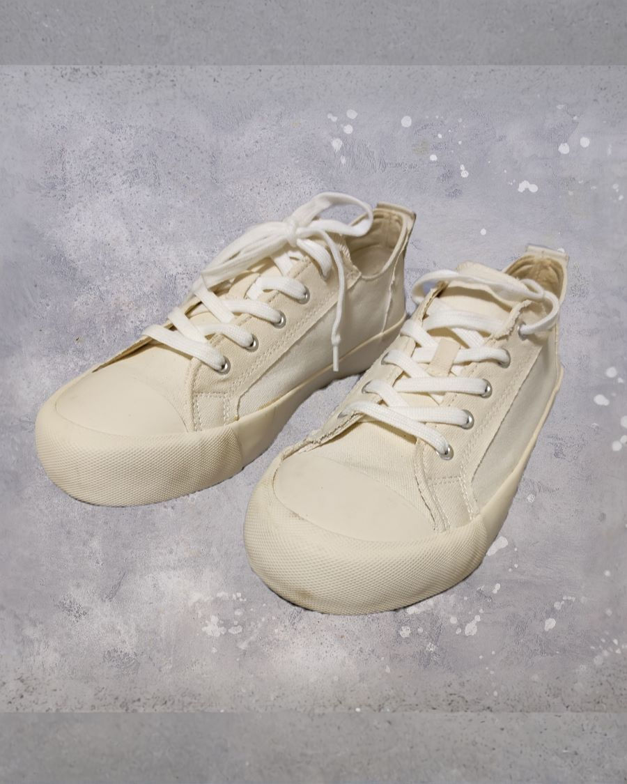 Thumbnail: Undercover GU collab. Sneakers