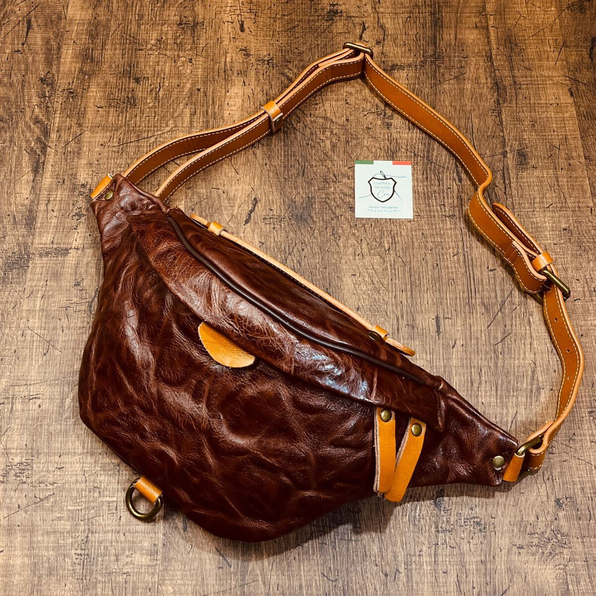 Body Bag cowhide handmade in Japan.