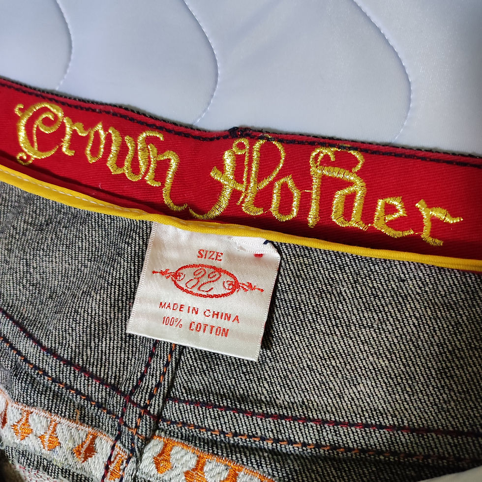 Thumbnail: Crown Holder Denim Shorts Embroidered.