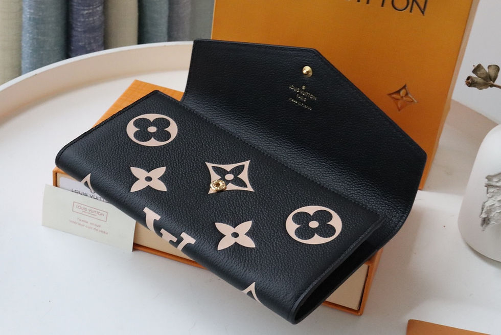 Thumbnail: LV SARAH WALLET BICOLOR MONOGRAM 