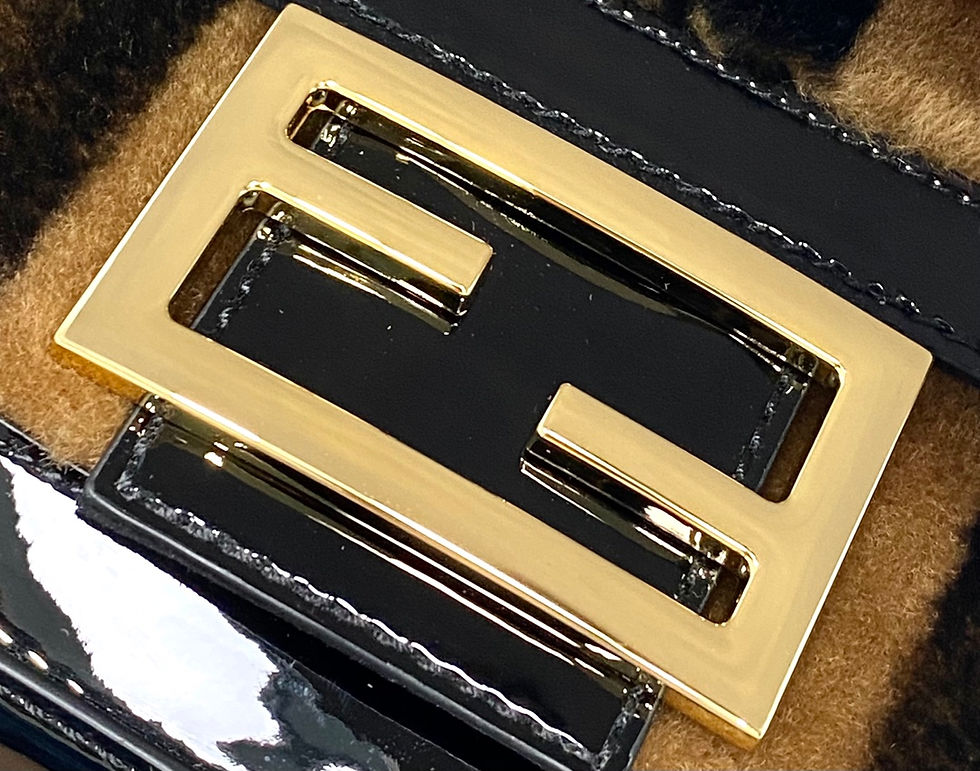 Thumbnail: FENDI BAGUETTE MEDIUM BAG