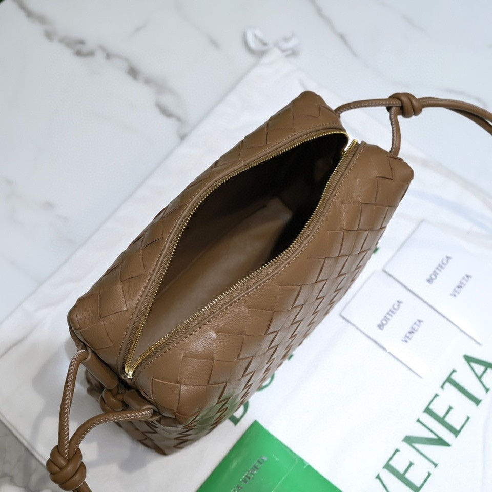 Thumbnail: BOTTEGA VENETA SMALL CASETTE CAMERA BAG