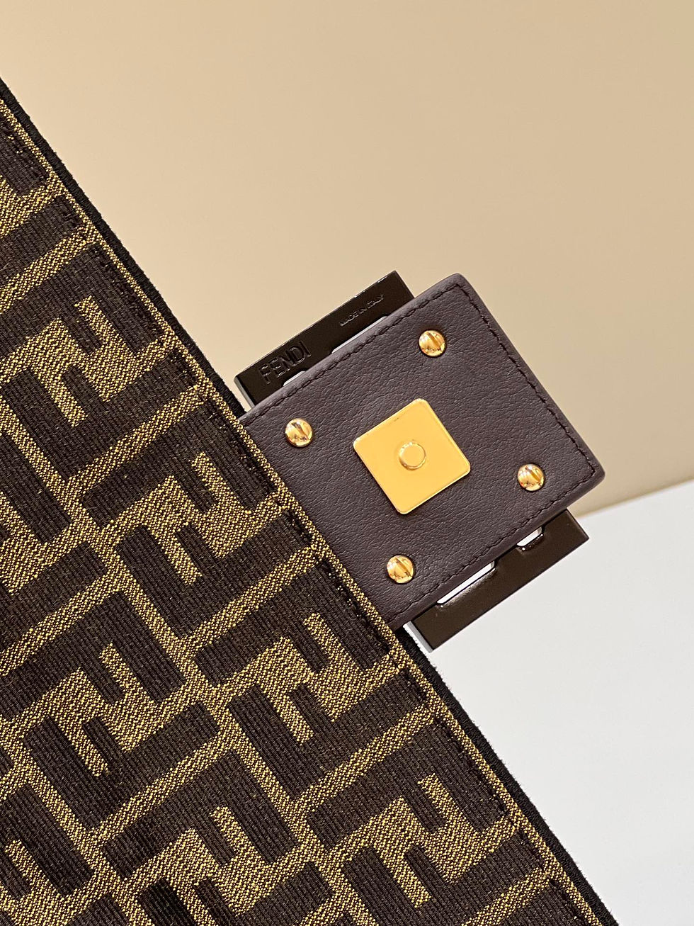 Thumbnail: FENDI BAGUETTE MEDIUM BAG