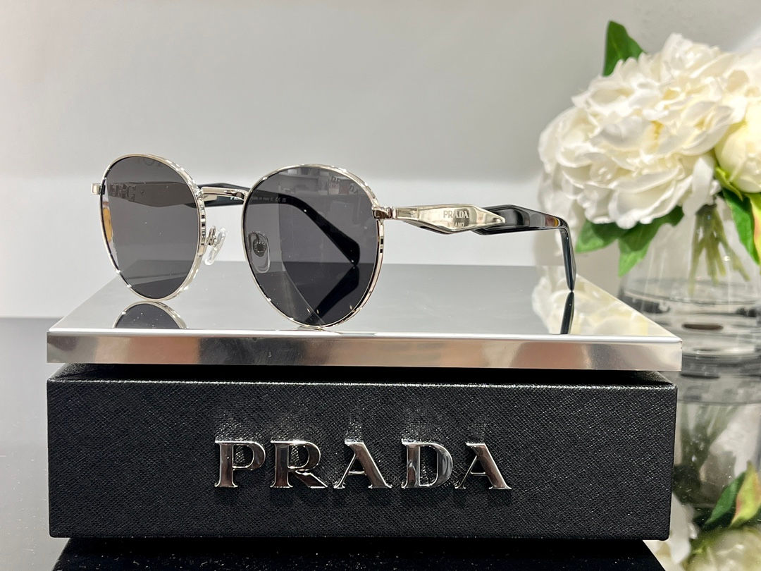 PRADA GLASSES