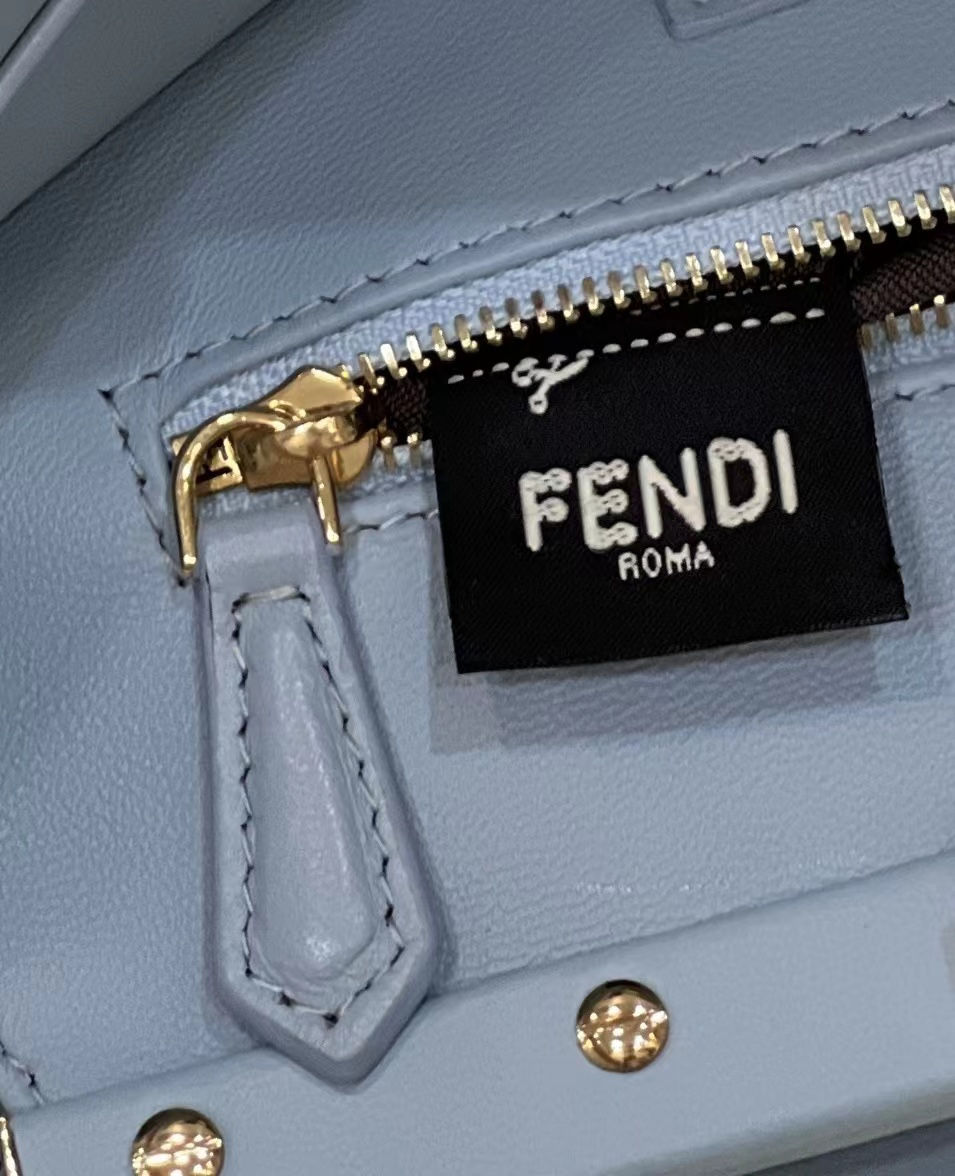 Thumbnail: FENDI PEEKABOO ISEEU MINI