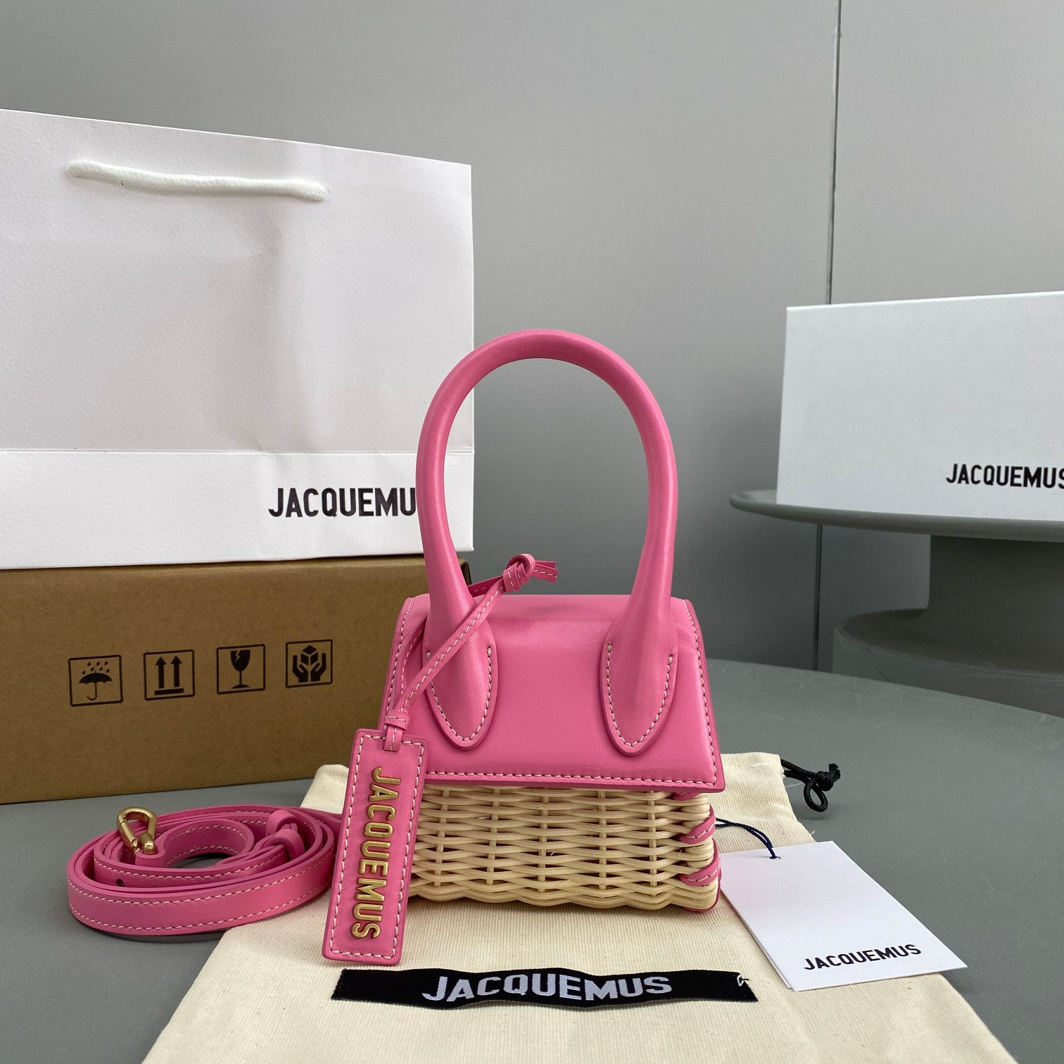 JACQUEMUS CHIQUITO BAG