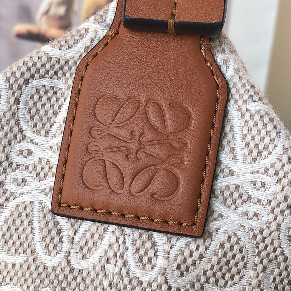 Thumbnail: LOEWE CUBI SMALL BAG