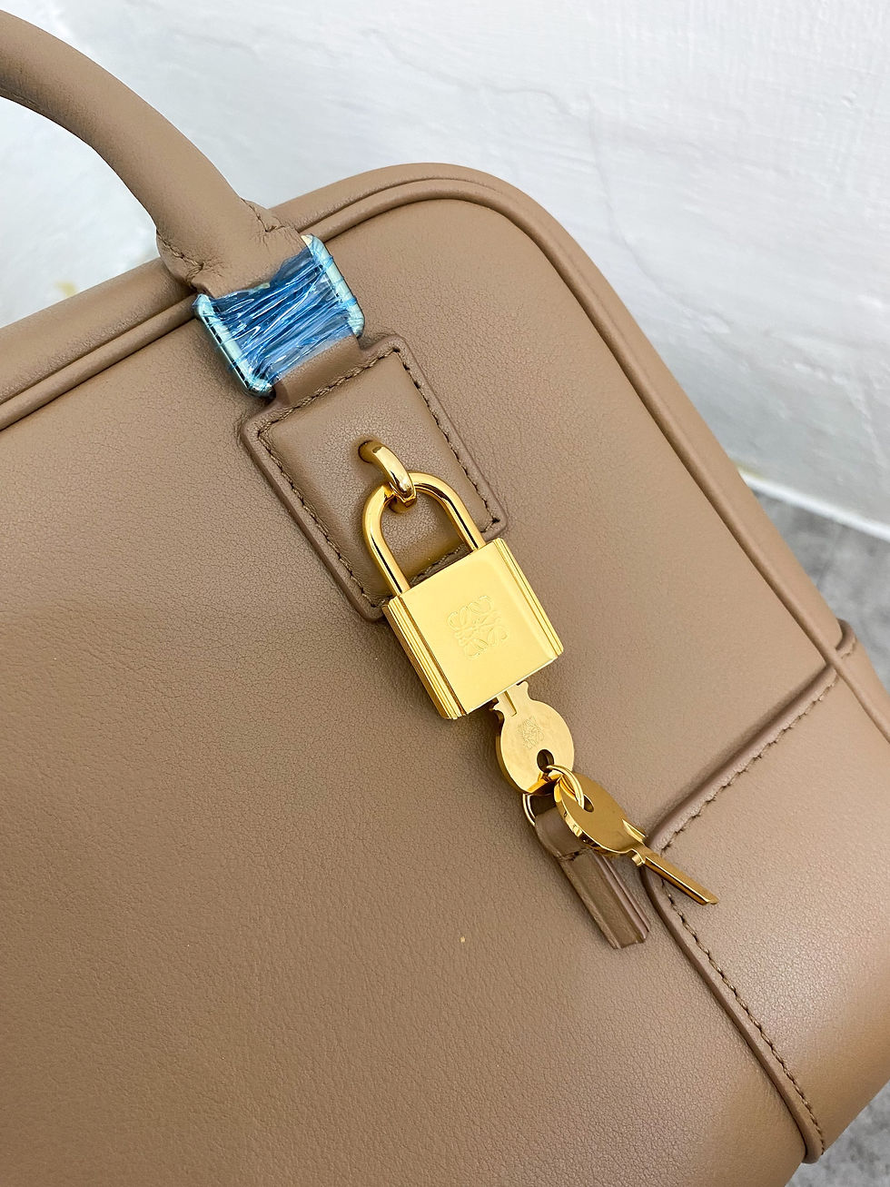 Thumbnail: LOEWE AMAZONA 19 BAG