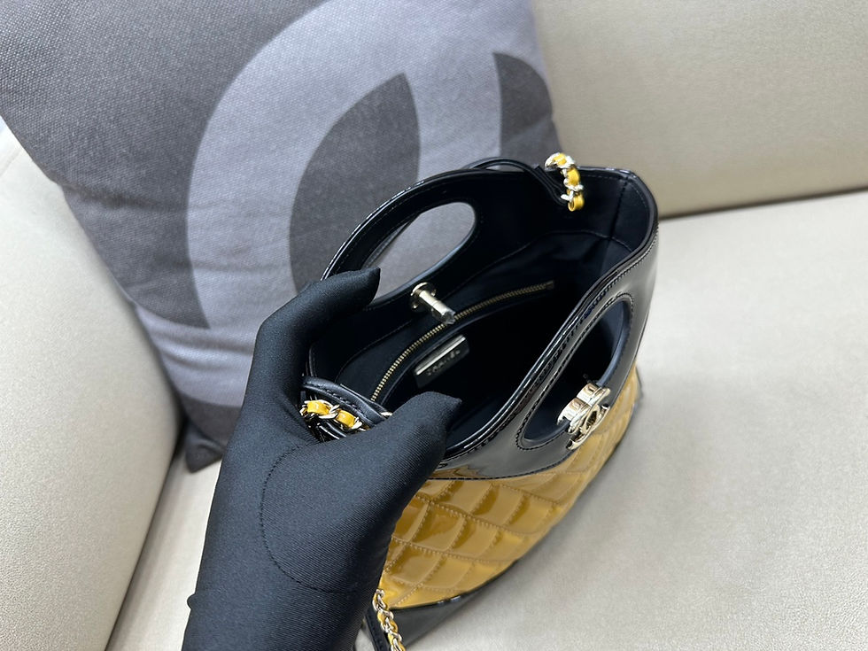 Thumbnail: CHANEL SHOPPING BAG 31