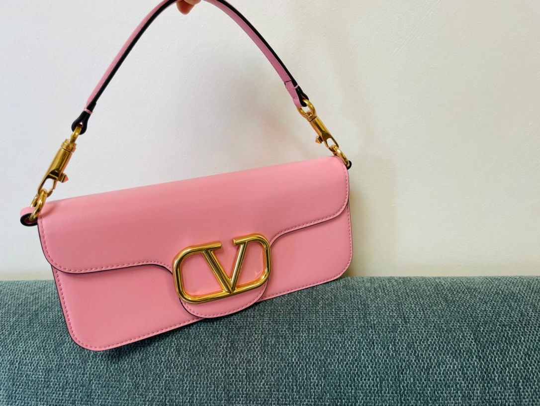 VALENTINO VLOCO SMALL CALFSKIN SHOULDER BAG