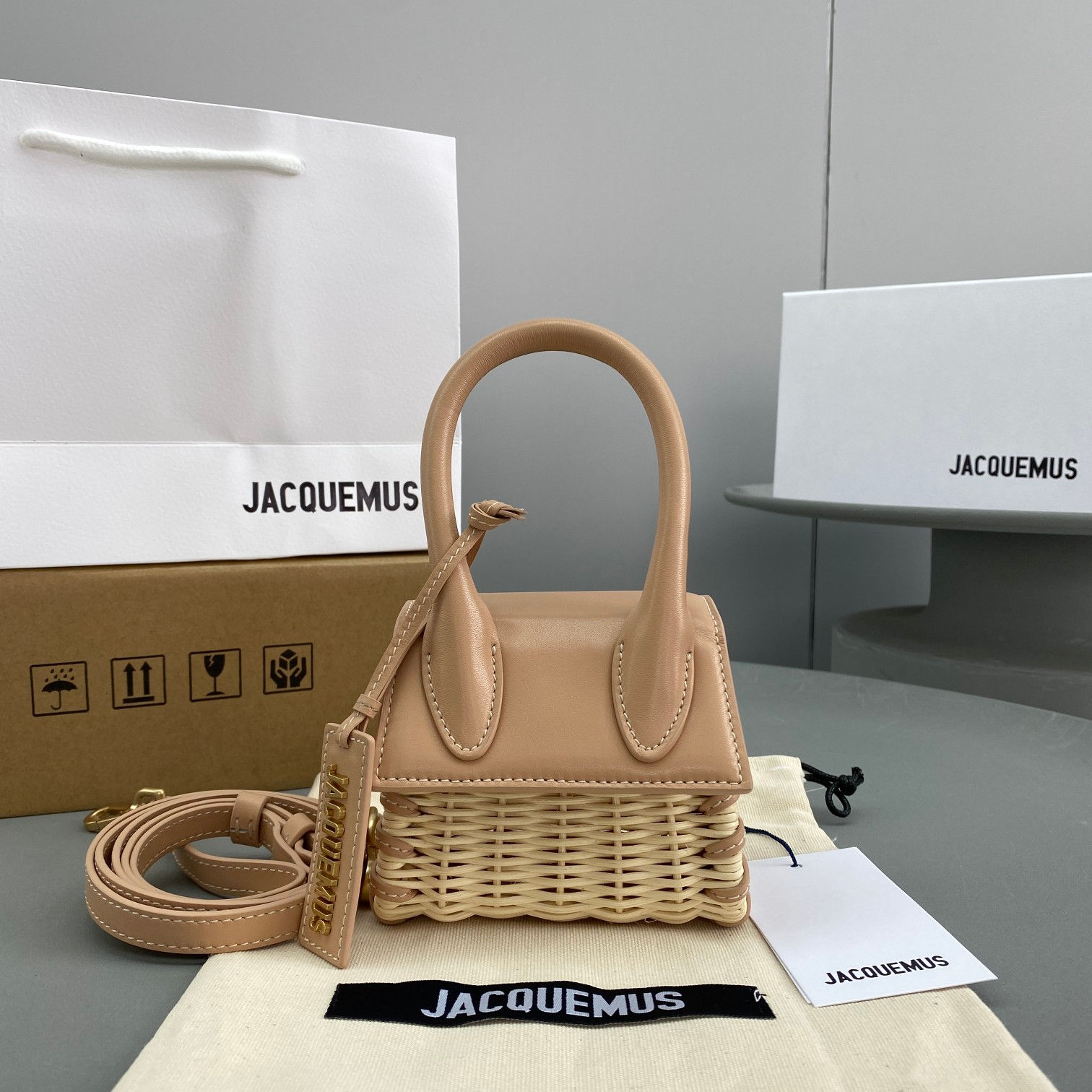 JACQUEMUS CHIQUITO BAG