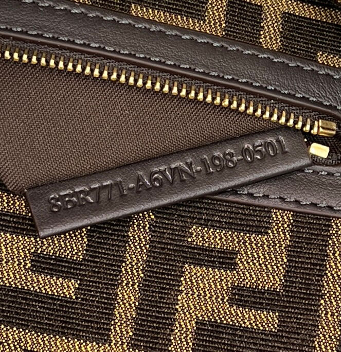 Thumbnail: FENDI BAGUETTE SMALL BAG