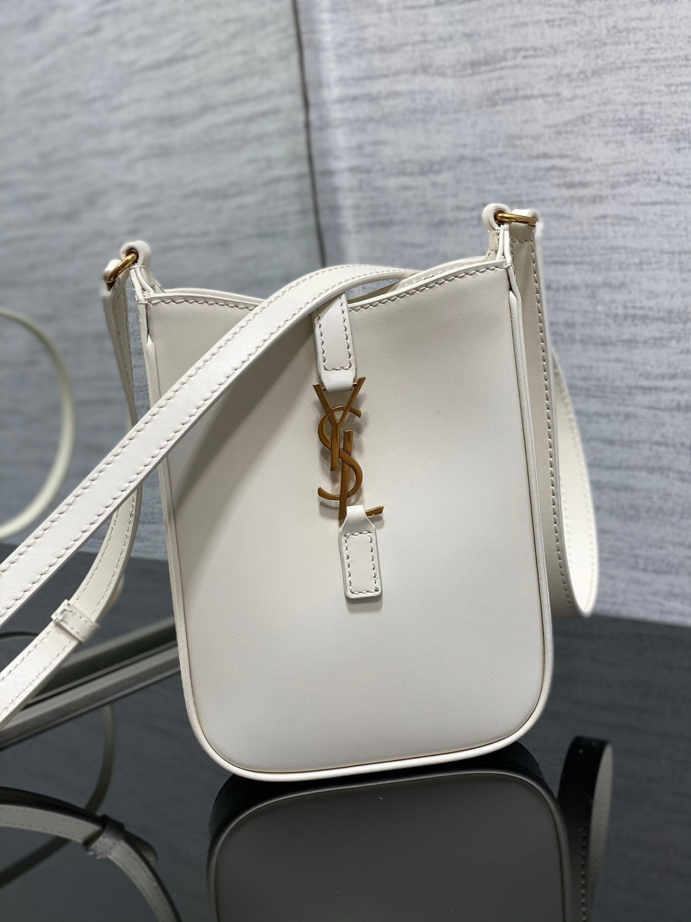Thumbnail: YSL LE 5 A 7 MINI VERTICAL IN SHINY LEATHER BAG
