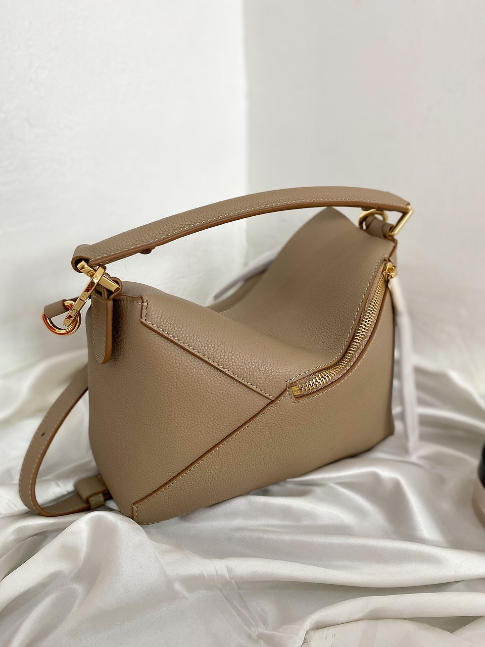 Thumbnail: LOEWE SMALL PUZZLE BAG IN SOFT GRAINED CALFSKIN LIGHT MAUVE