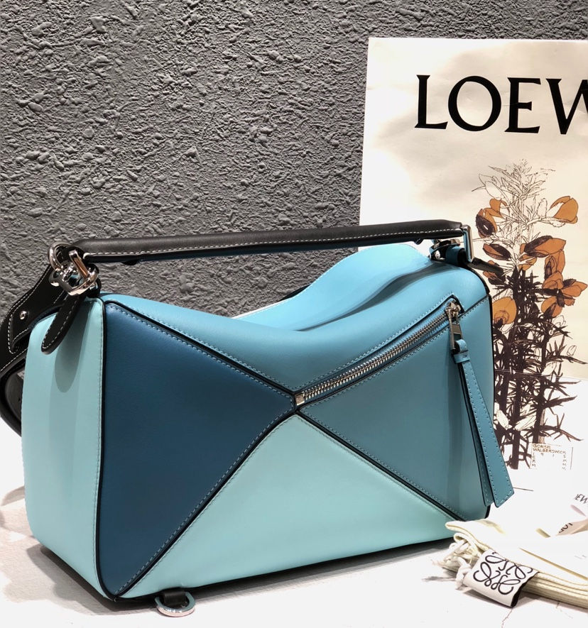 Thumbnail: LOEWE MEDIUM PUZZLE BAG