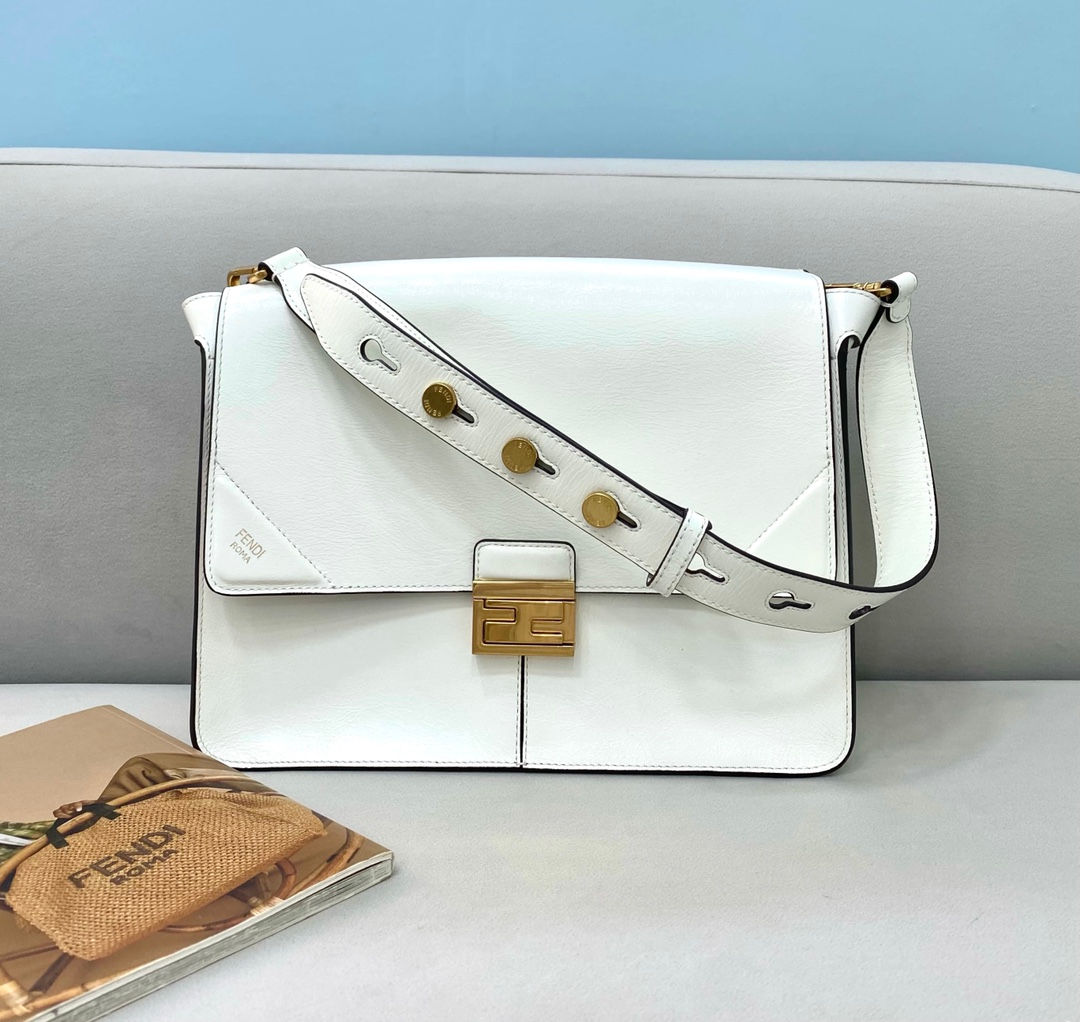 FENDI KAN I MEDIUM BAG