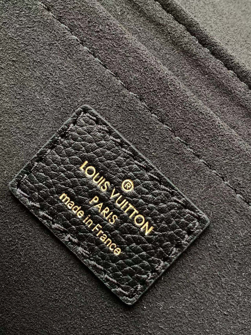 Thumbnail: LV LOCKME CHAIN BAG EAST WEST