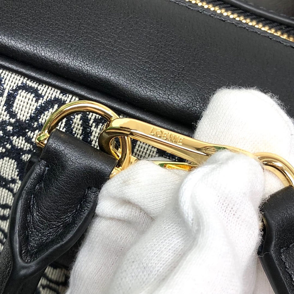 Thumbnail: LOEWE AMAZONA 23 IN ANAGRAM