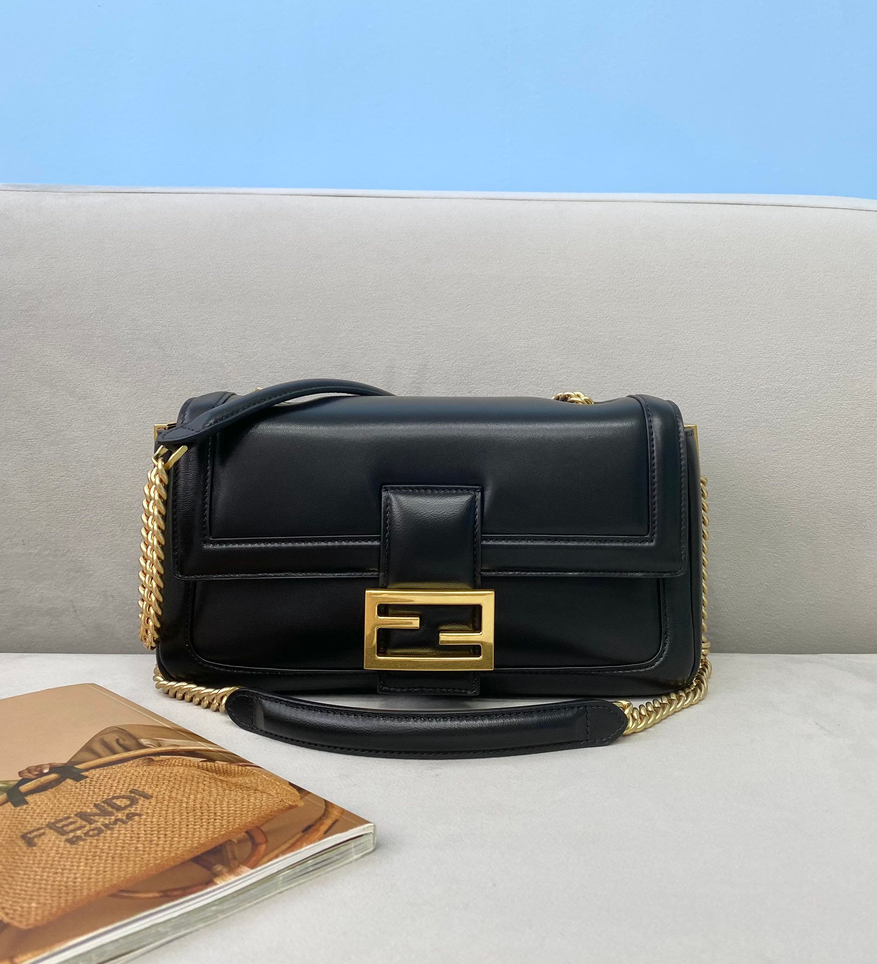 FENDI BAGUETTE  SMALL BAG