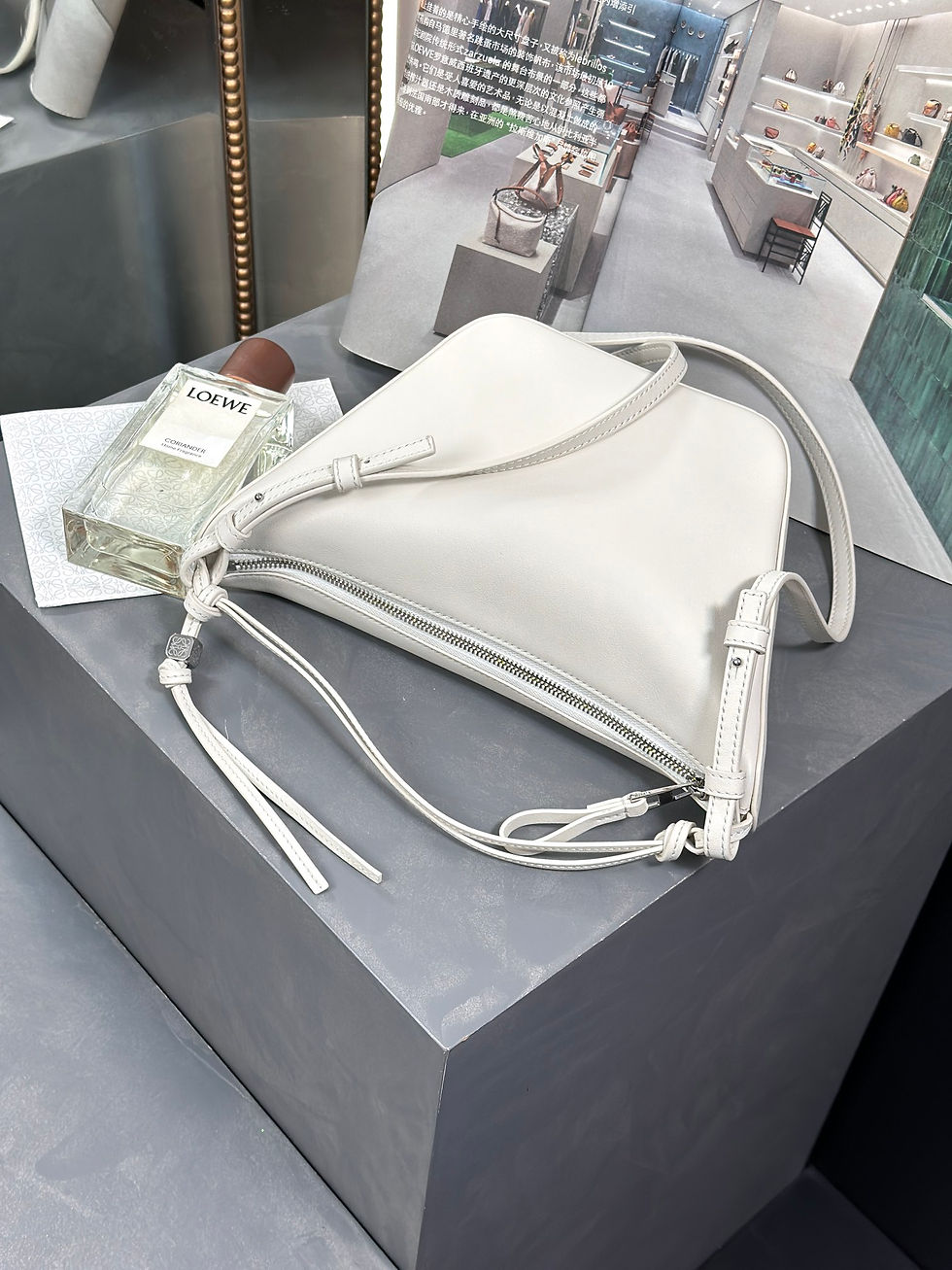 Thumbnail: LOEWE HAMMOCK MINI HOBO BAG IN CLASSIC CALFSKIN 