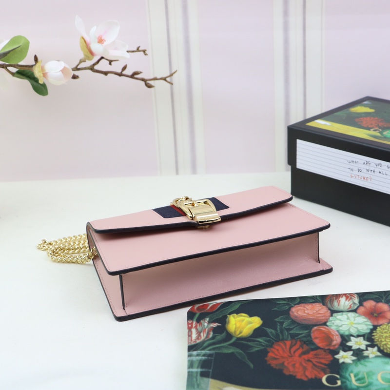 Thumbnail: GUCCI SMALL GG SHOULDER BAG