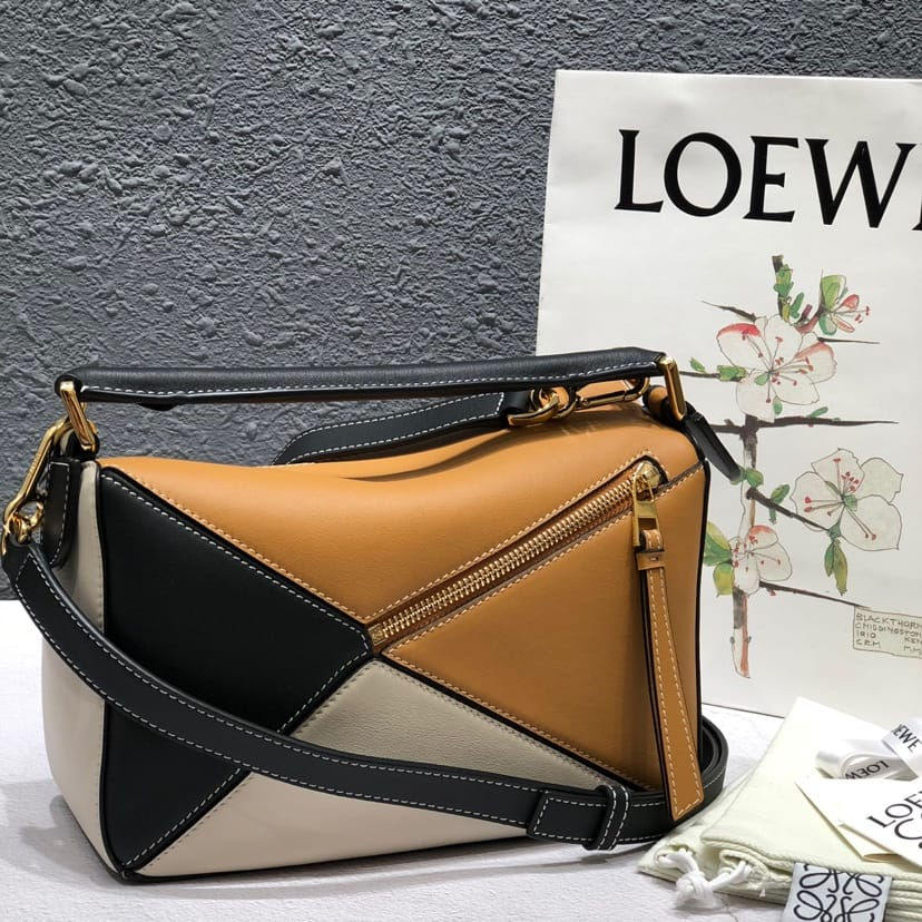 Thumbnail: LOEWE PUZZLE SMALL BAG