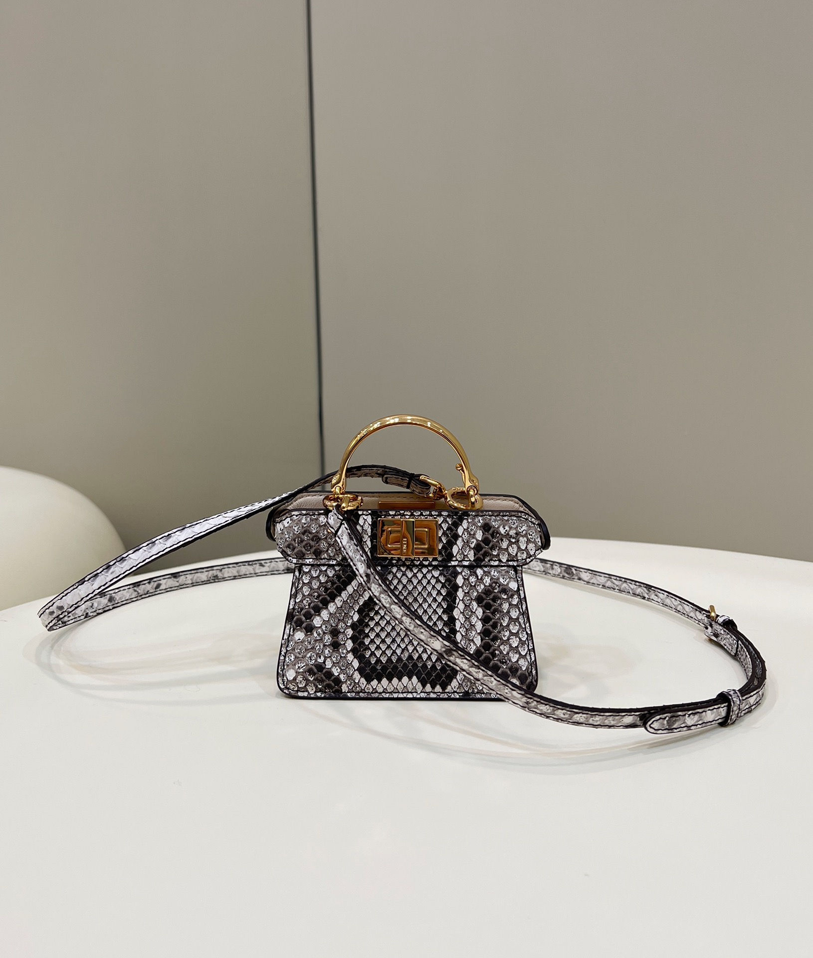 FENDI PEEKABOO ISEEU PETIT MICRO BAG