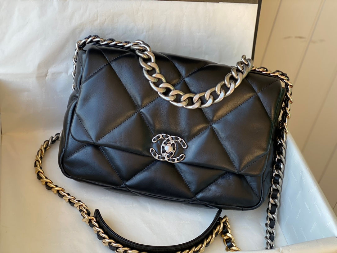 CHANEL 19 HANDBAG LAMBSKIN MEDIUM