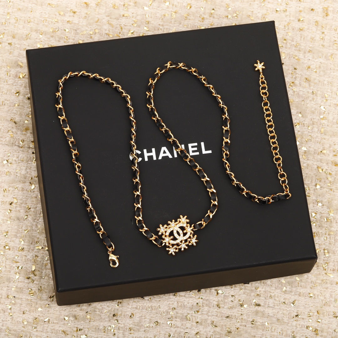 CHANEL NECKLACE