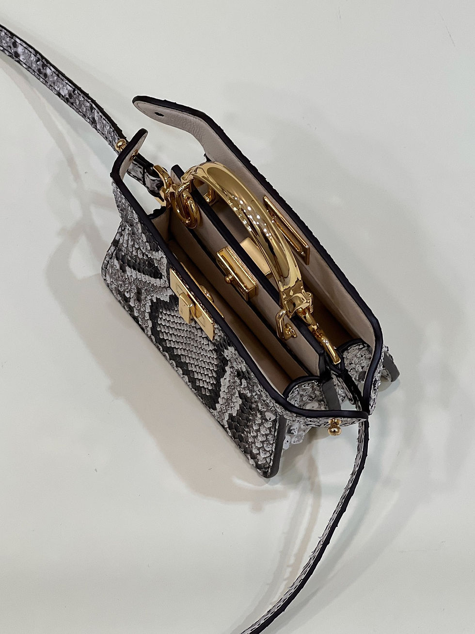 Thumbnail: FENDI PEEKABOO ISEEU PETIT MICRO BAG