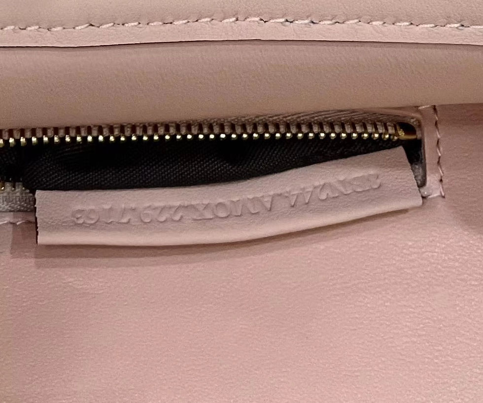 Thumbnail: FENDI PEEKABOO BAGUETTE SMALL BAG