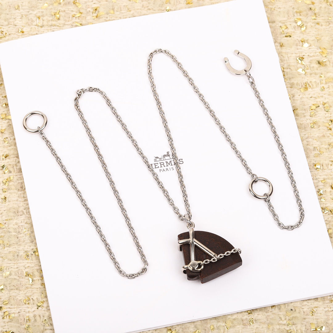 HERMES NECKLACE
