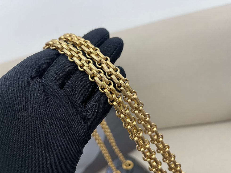 Thumbnail: CHANEL 2.55 MEDIUM REISSUE HANDBAG 