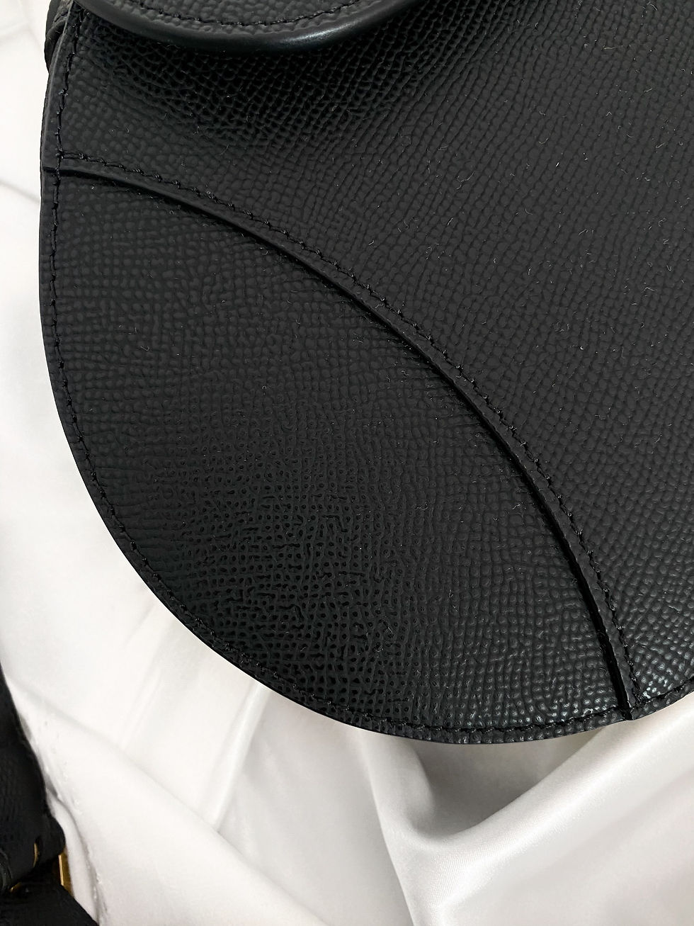 Thumbnail: DIOR SADDLE MEDIUM WITH STRAP BAG