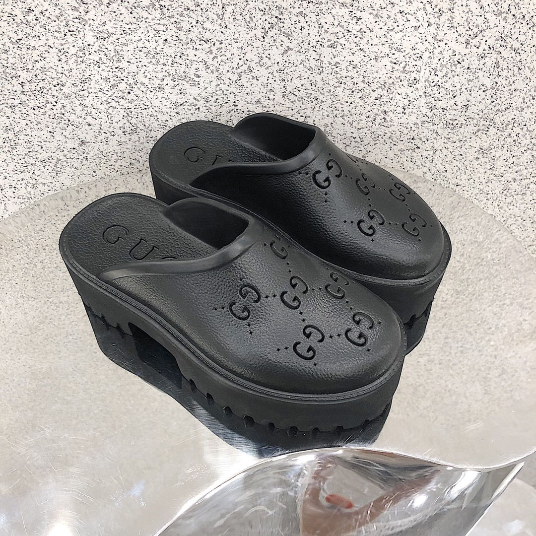 GUCCI SANDALS