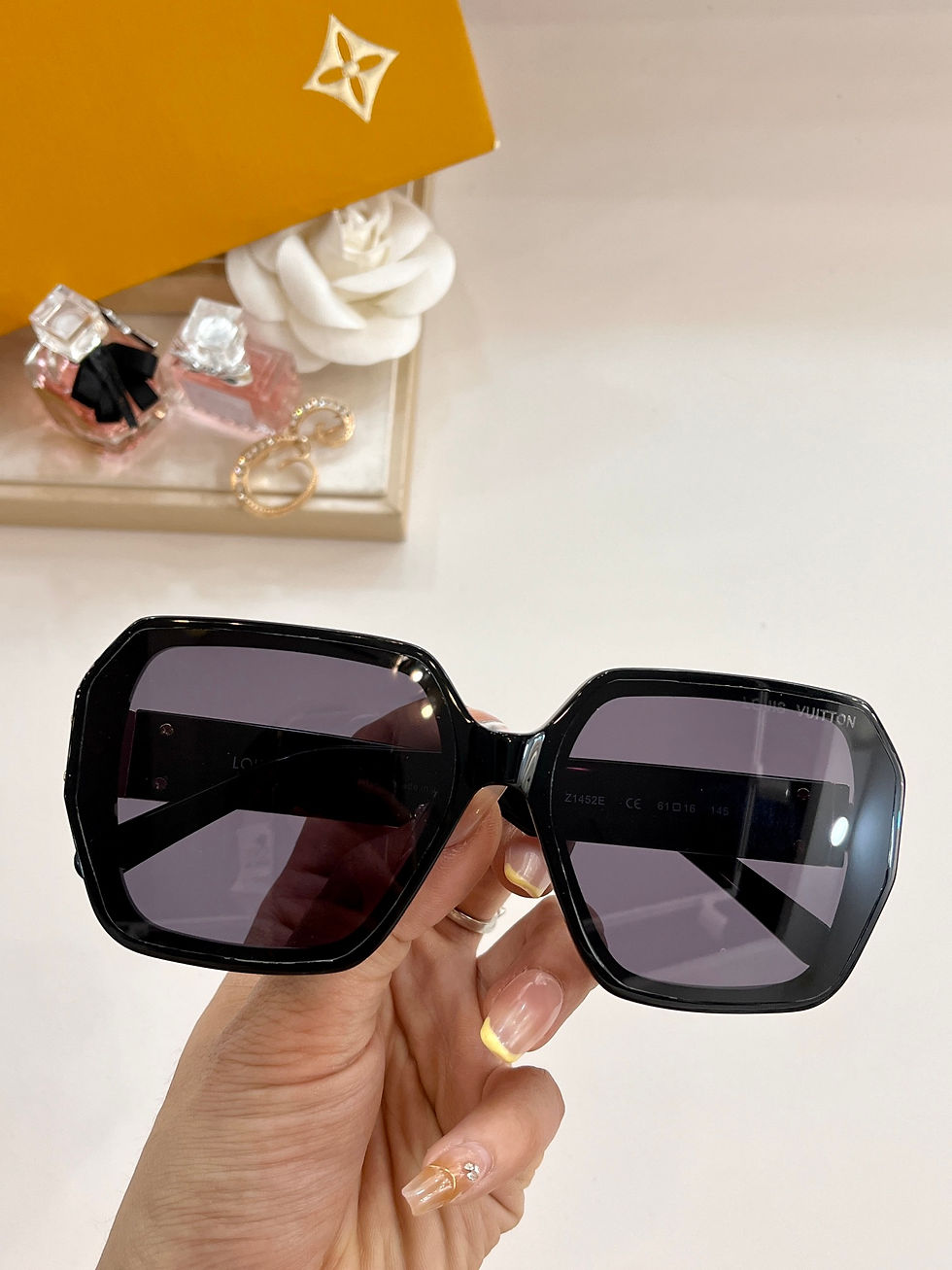 Thumbnail: LV GLASSES