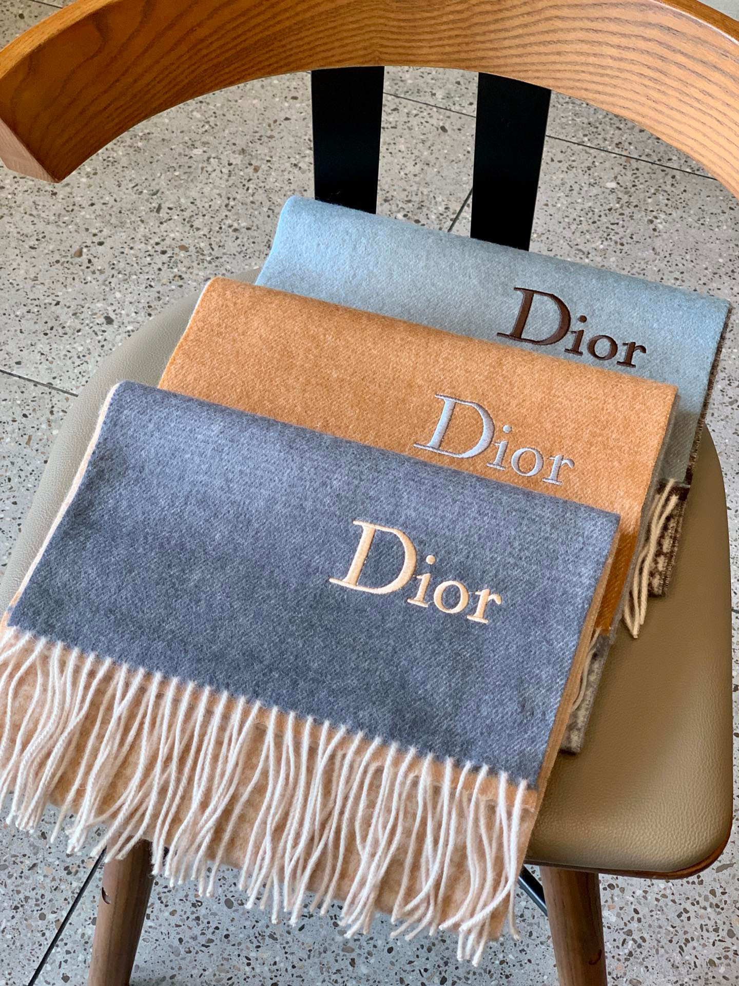DIOR SCARF